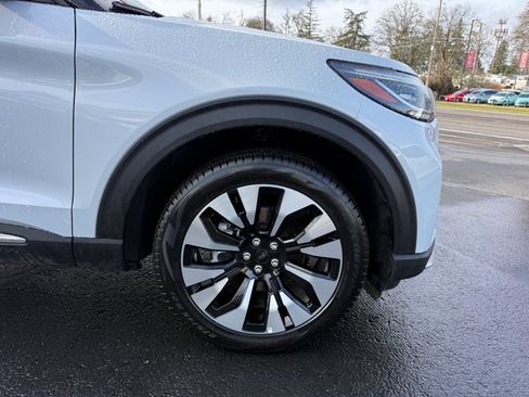 Used 2025 Ford Explorer Platinum w/ LUX Leather Package AWD/4WD image 15