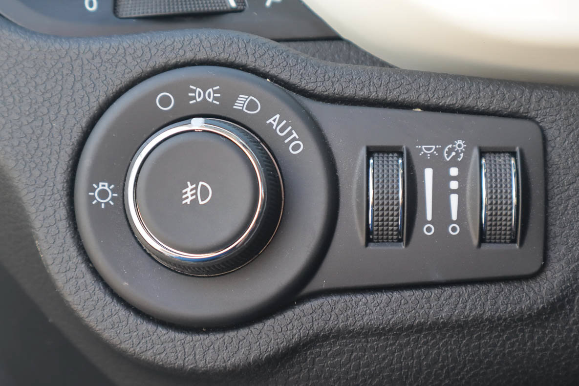 Used 2018 FIAT 500X Lounge w/ Advanced Safety Package FWD image 16
