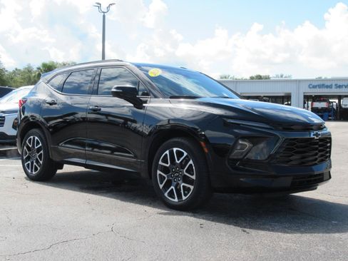 Used 2024 Chevrolet Blazer RS w/ Enhanced Convenience Package FWD image 4