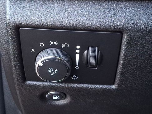 Used 2018 Jeep Grand Cherokee Altitude image 20