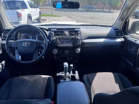 Used 2018 Toyota 4Runner TRD Off-Road AWD/4WD image 10