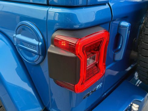 Used 2022 Jeep Wrangler Unlimited Sahara image 44