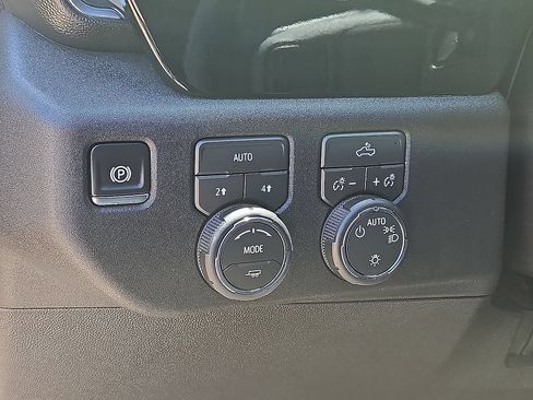 Used 2026 Chevrolet Silverado 1500 LT AWD/4WD image 24