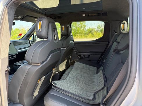 Used 2022 Rivian R1T Adventure image 10