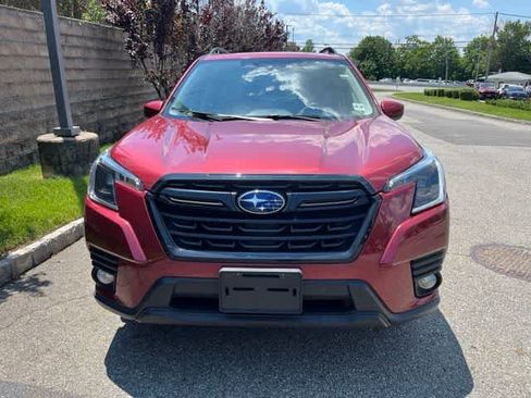 Used 2023 Subaru Forester Premium AWD/4WD image 2