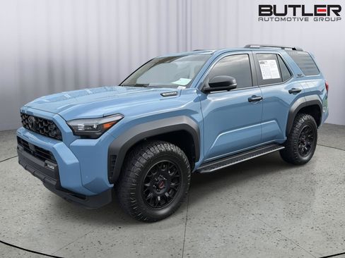 Used 2025 Toyota 4Runner TRD Off-Road Premium AWD/4WD image 2