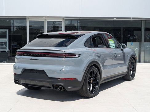 New 2025 Porsche Cayenne S image 9