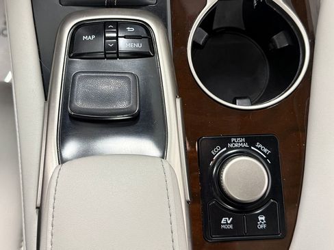 Used 2017 Lexus RX 450h AWD w/ Cold Weather Package image 26