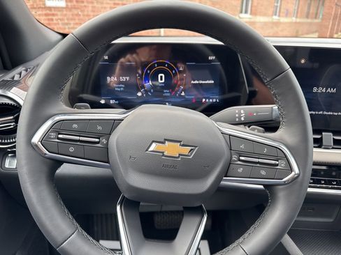 New 2026 Chevrolet Equinox LT w/ Convenience Package II FWD image 17