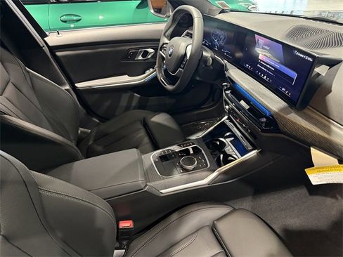 Used 2025 BMW 330i xDrive Sedan w/ Convenience Package image 24