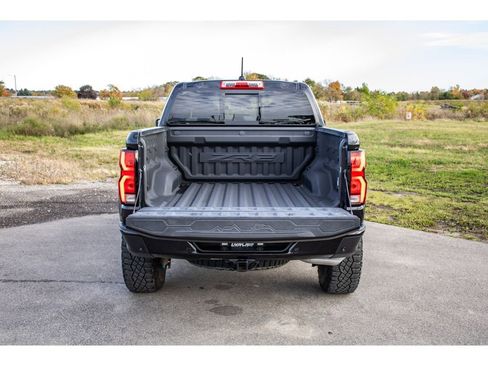 Used 2023 Chevrolet Colorado ZR2 w/ ZR2 Convenience Package III image 8