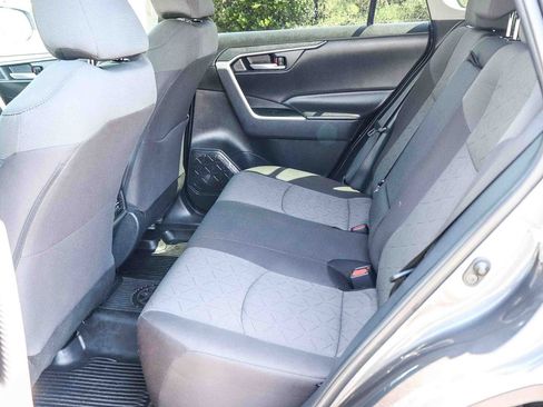 Certified 2023 Toyota RAV4 XLE FWD image 21