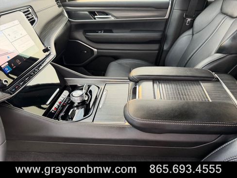 Used 2024 Jeep Wagoneer Series II w/ Convenience Group I AWD/4WD image 12