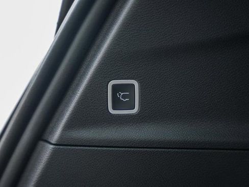 New 2026 Chrysler Pacifica Select FWD image 24