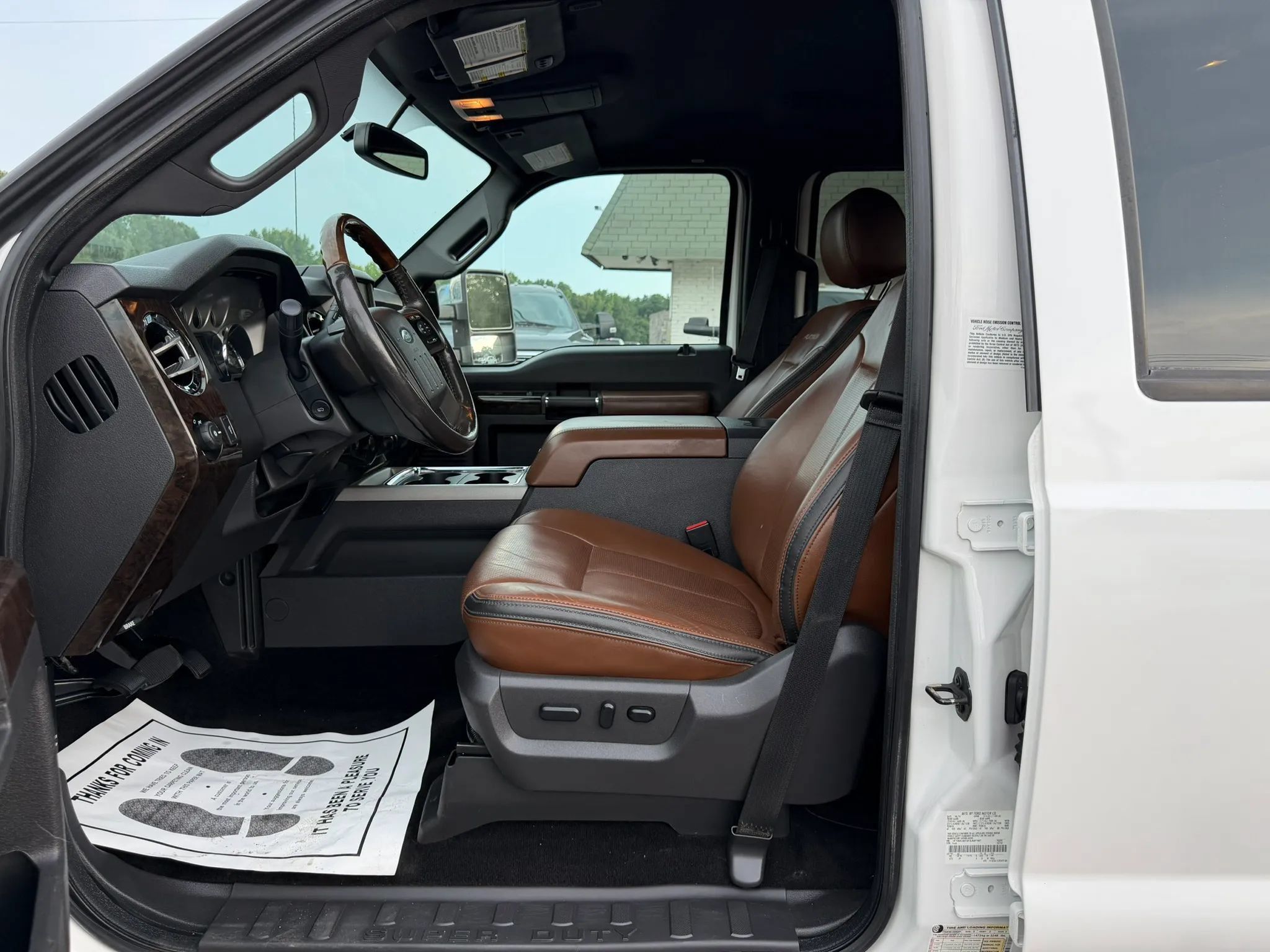 Used 2015 Ford F350 Platinum w/ FX4 Off-Road Package AWD/4WD image 9