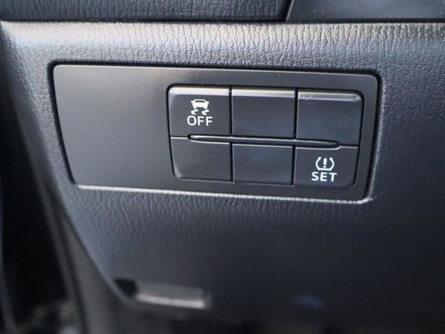 Used 2018 MAZDA MAZDA3 Touring w/ Appearance Package image 27