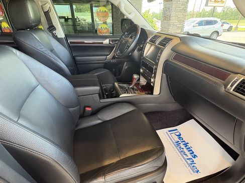 Used 2014 Lexus GX 460 w/ Premium Package AWD/4WD image 31