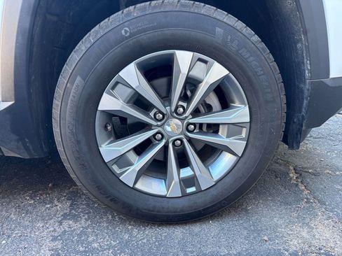 Used 2025 Chevrolet Equinox LT image 31