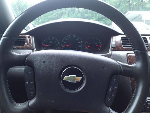 Used 2012 Chevrolet Impala LT w/ LT Sunroof Package image 17