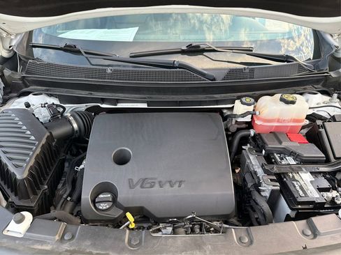 Used 2023 Chevrolet Traverse LT image 12