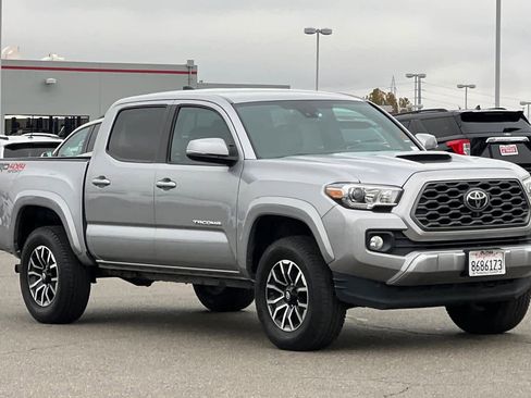 Certified 2021 Toyota Tacoma TRD Sport image 5