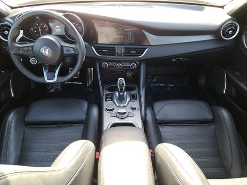 Used 2020 Alfa Romeo Giulia Ti Sport w/ Quick Order Package 22S Sport AWD/4WD image 21