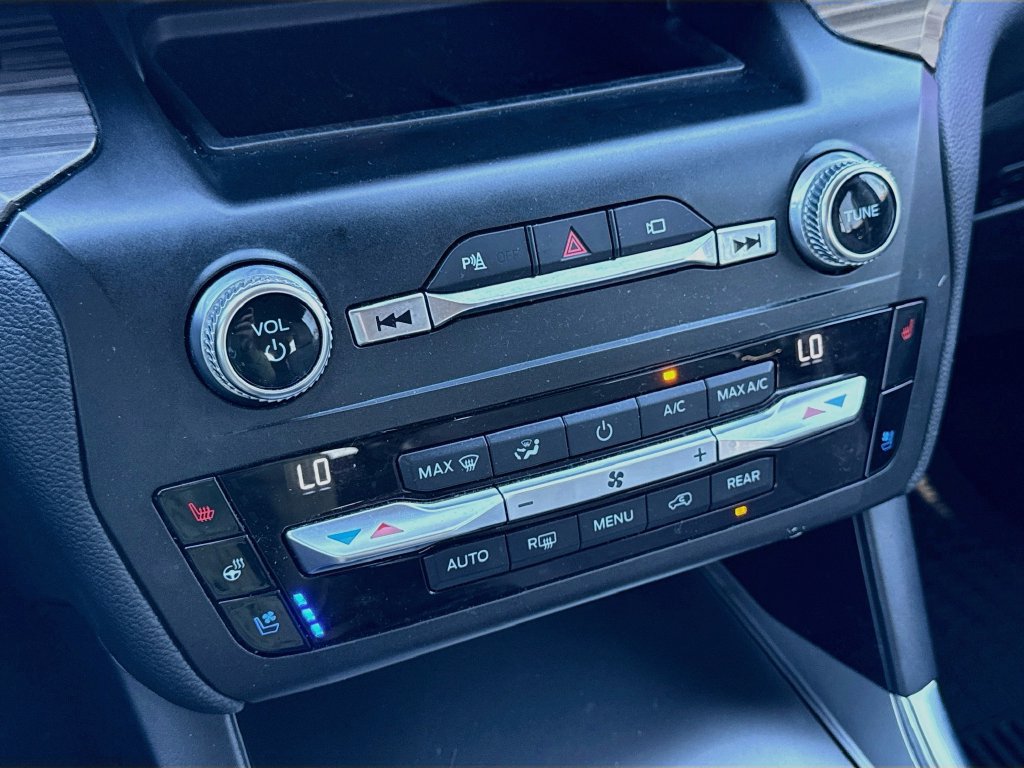 Used 2020 Ford Explorer Limited RWD image 24