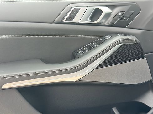 New 2026 BMW X5 xDrive40i w/ M Sport Package image 13