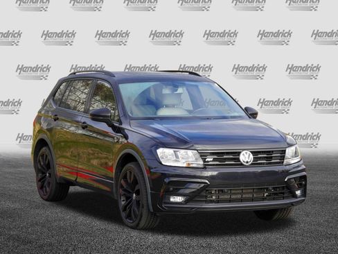 Used 2021 Volkswagen Tiguan SE R-Line image 2