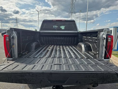 Used 2024 GMC Sierra 3500 SLT AWD/4WD image 13