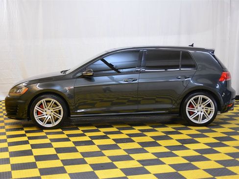 Used 2017 Volkswagen GTI SE image 7