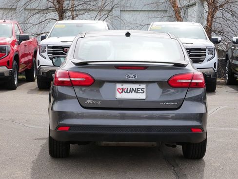 Used 2017 Ford Focus Titanium FWD image 9