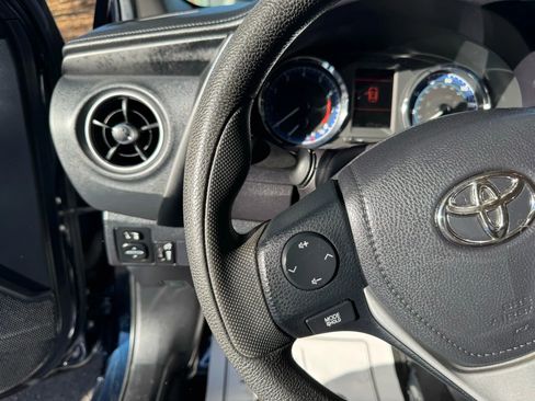 Used 2019 Toyota Corolla LE image 17