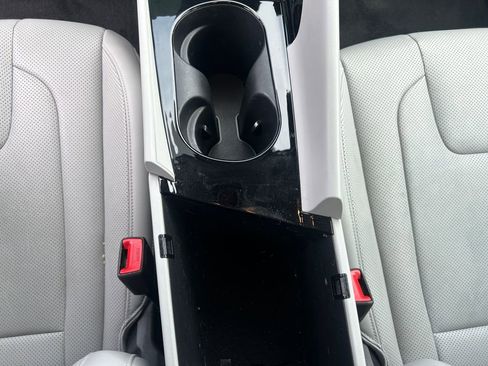 Used 2025 Hyundai Elantra Limited image 20