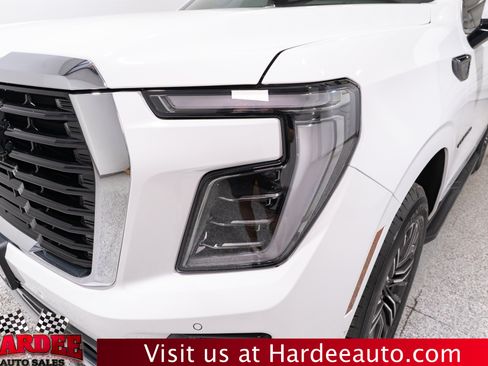 Used 2025 GMC Yukon Elevation w/ Elevation Premium Package AWD/4WD image 8
