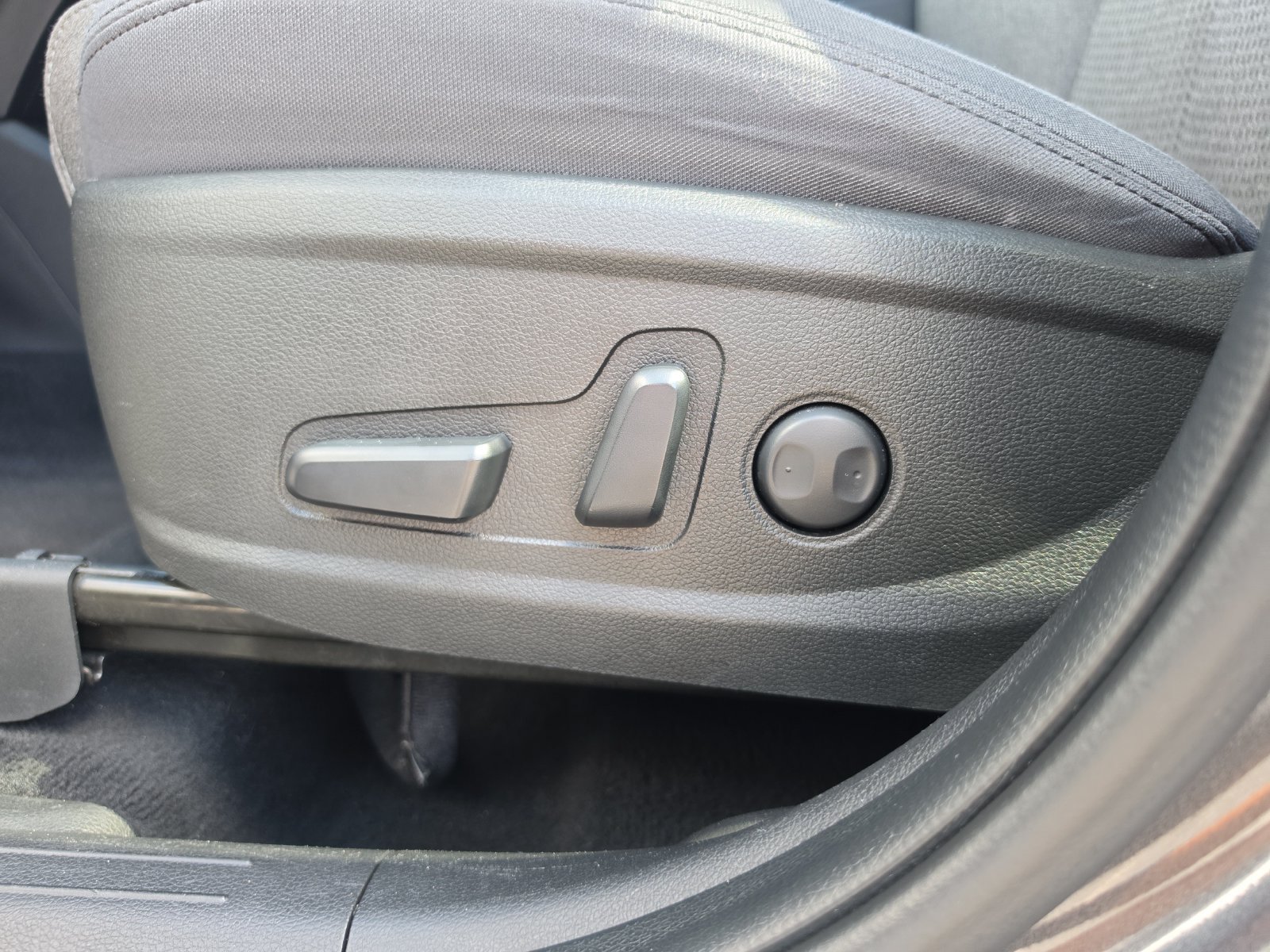 Used 2023 Hyundai Santa Fe SEL AWD/4WD image 16