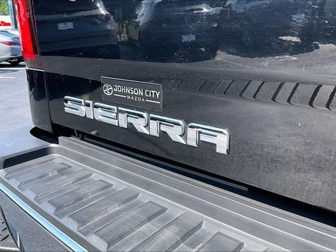 Used 2015 GMC Sierra 2500 SLT w/ Suspension Package, Off-Road RWD image 8