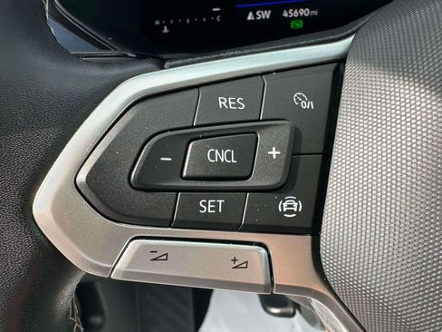 Used 2022 Volkswagen Taos SE AWD/4WD image 19