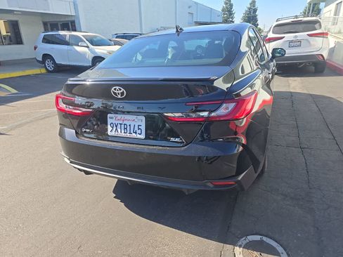 Used 2026 Toyota Camry SE FWD image 11