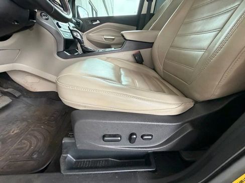 Used 2019 Ford Escape SEL image 9
