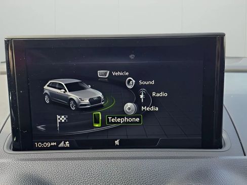 Used 2018 Audi A3 e-tron Prestige w/ Prestige Package image 36