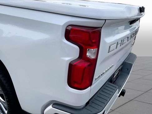 Used 2019 Chevrolet Silverado 1500 High Country w/ Technology Package RWD image 25
