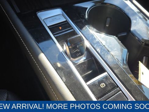 Used 2025 Volkswagen Atlas SEL Premium R-Line image 19