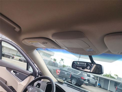 Used 2017 Lincoln MKX Select w/ Select Plus Package image 25