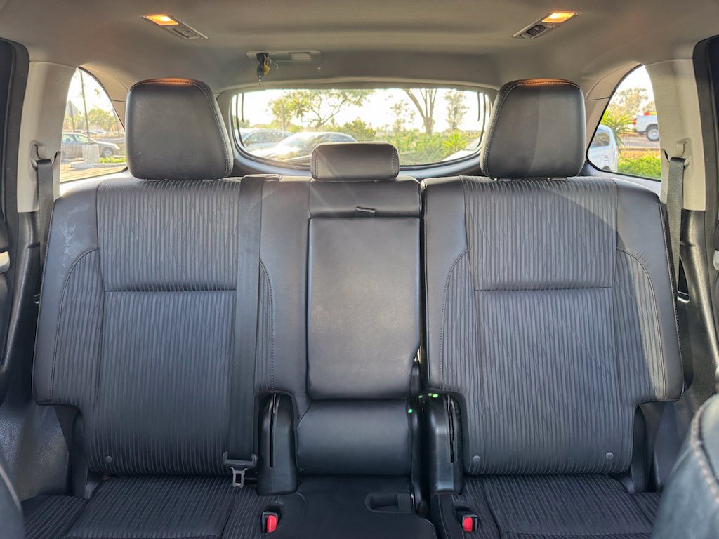 Used 2016 Toyota Highlander Plus FWD image 19