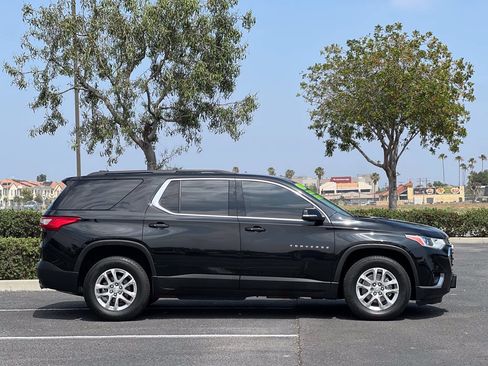Used 2021 Chevrolet Traverse LT AWD/4WD image 2