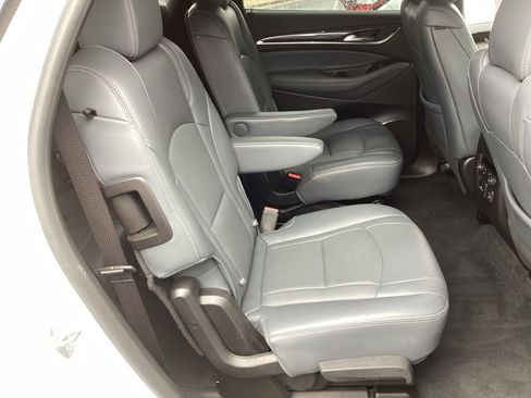 Used 2024 Buick Enclave Premium image 20