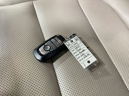 Used 2020 Ford Escape SEL image 36