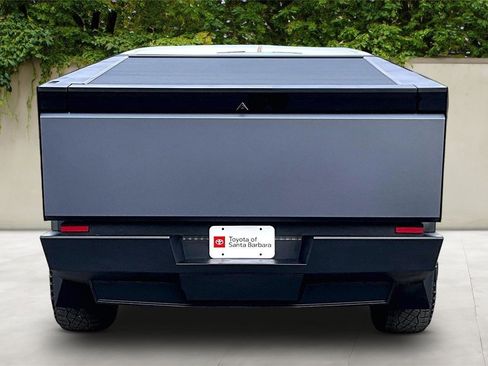 Used 2024 Tesla Cybertruck AWD Crew Cab image 6