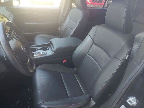 Certified 2024 Honda Passport EX-L image 2